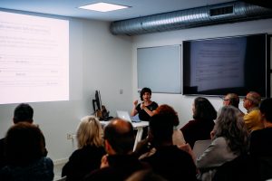 Elena Pedrosa charla en Apertura