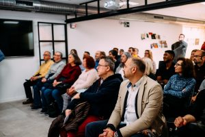 Elena Pedrosa charla en Apertura