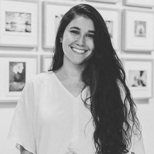 Laura García staff APERTURA