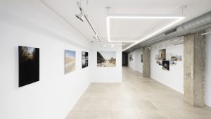 Fotografías de la exposición LIKE en La Sala Desenfocada