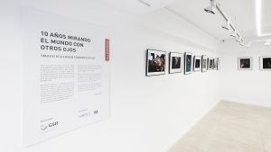 Fotografía de la exposición X Concurso APERTURA en la Sala Desenfocada