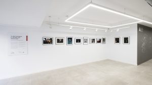 Fotografía de la exposición X Concurso APERTURA en la Sala Desenfocada