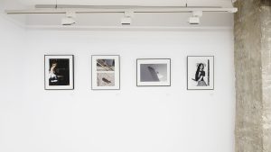 Fotografía de la exposición X Concurso APERTURA en la Sala Desenfocada
